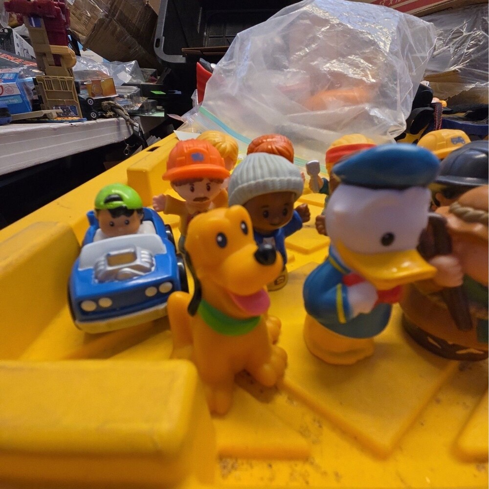 Lot Of 19 Fisher-Price Little People Mixed Lot Figures, Animals, & Car Disney - Picture 2 of 8